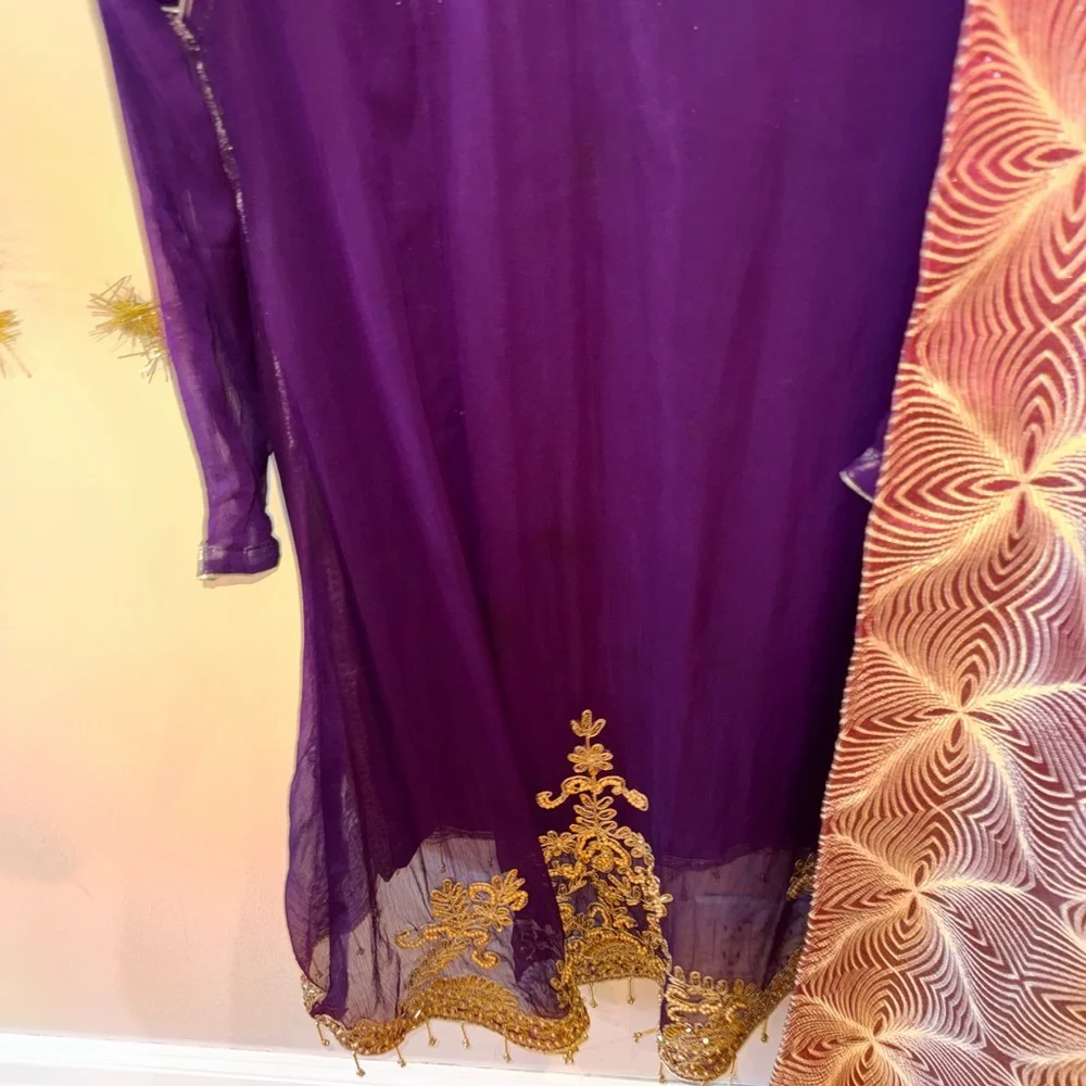 Elegant Purple and Gold Embroidered Women's Top - Picture 3 of 5